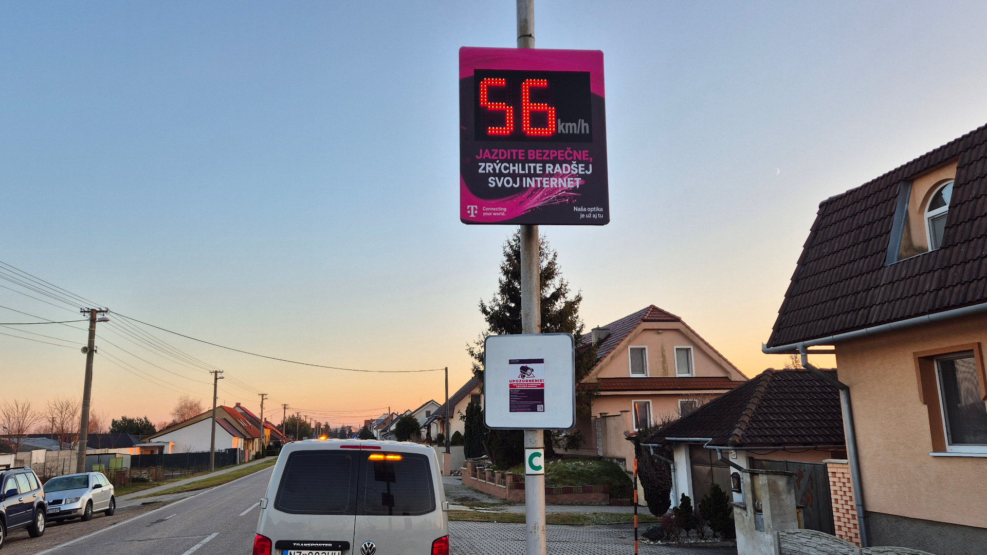Brandovaná LED tabuľa s meraním rýchlosti ako riešenie na mieru.